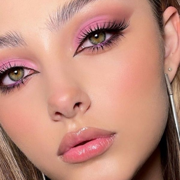 Laura Geller Cream Multi-Task Palette - (Fuscia, Baby & Pearlescent Pink) - Picture 6 of 10